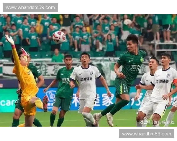 国安边锋林良铭在国家队比赛中右膝受伤，将对俱乐部的边路进攻战术造成长期影响